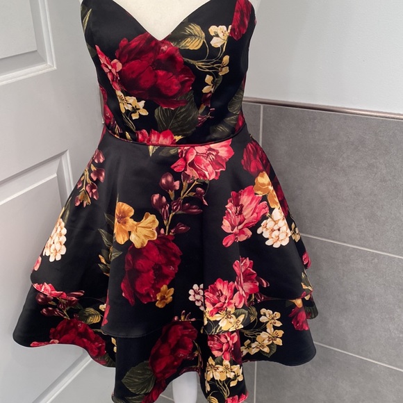 Blondie Nites by Stacy Sklar Black Floral Mini Dress - Picture 2 of 10